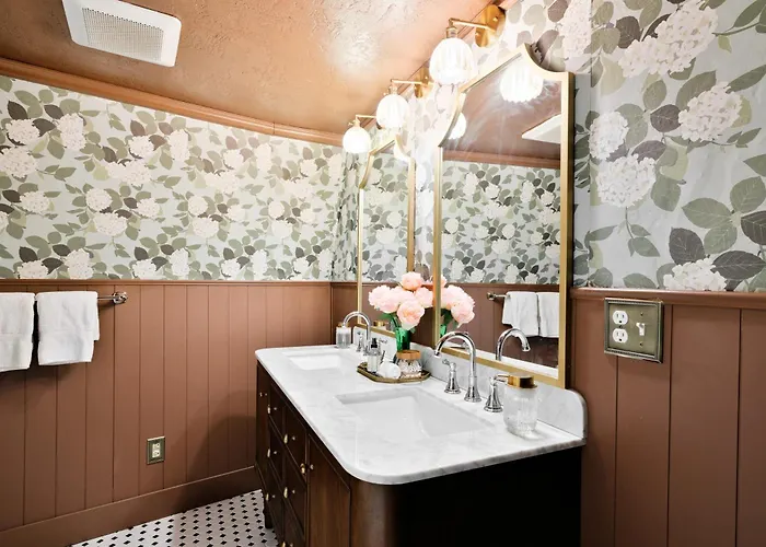 Forest-view 'foxwood Cottage' In Star Valley!